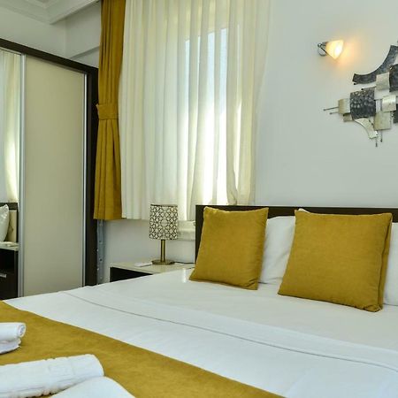 Saros Apartments Calis Beach Fethiye Esterno foto