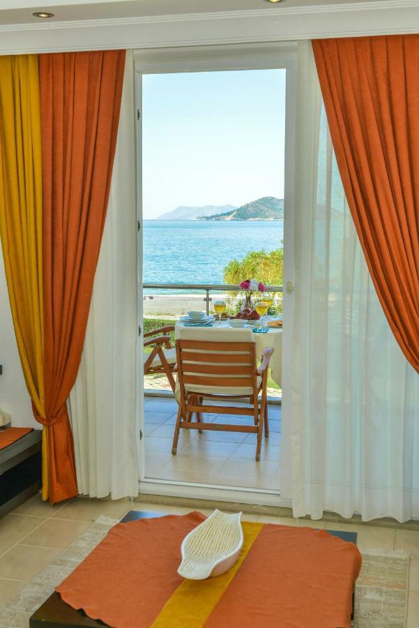 Saros Apartments Calis Beach Fethiye Esterno foto